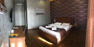 Отель Concord Hotel Бишкек Номер с кроватью размера «king-size»-7